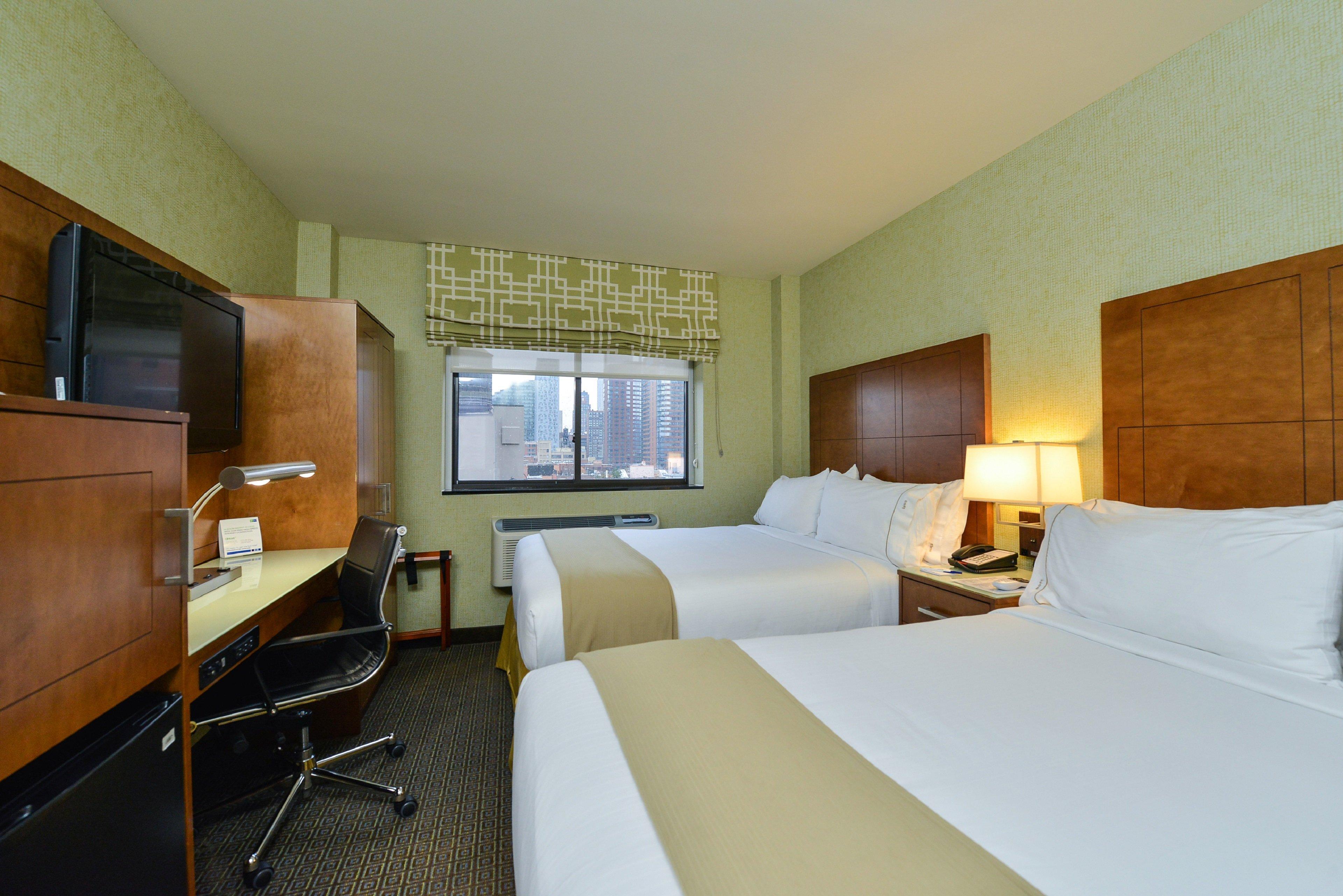 Holiday Inn Express Manhattan Midtown West By Ihg New York Exterior photo