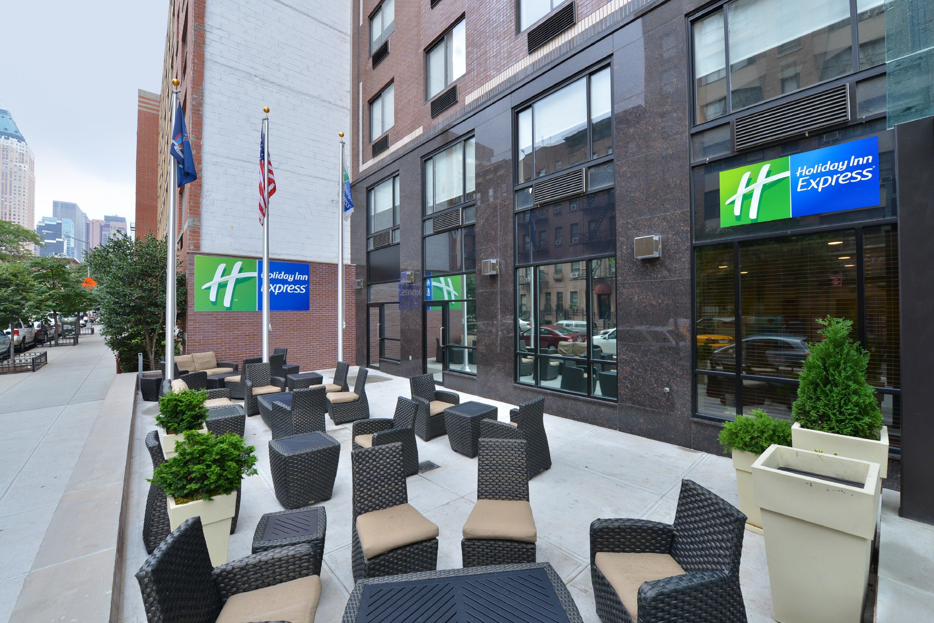 Holiday Inn Express Manhattan Midtown West By Ihg New York Exterior photo