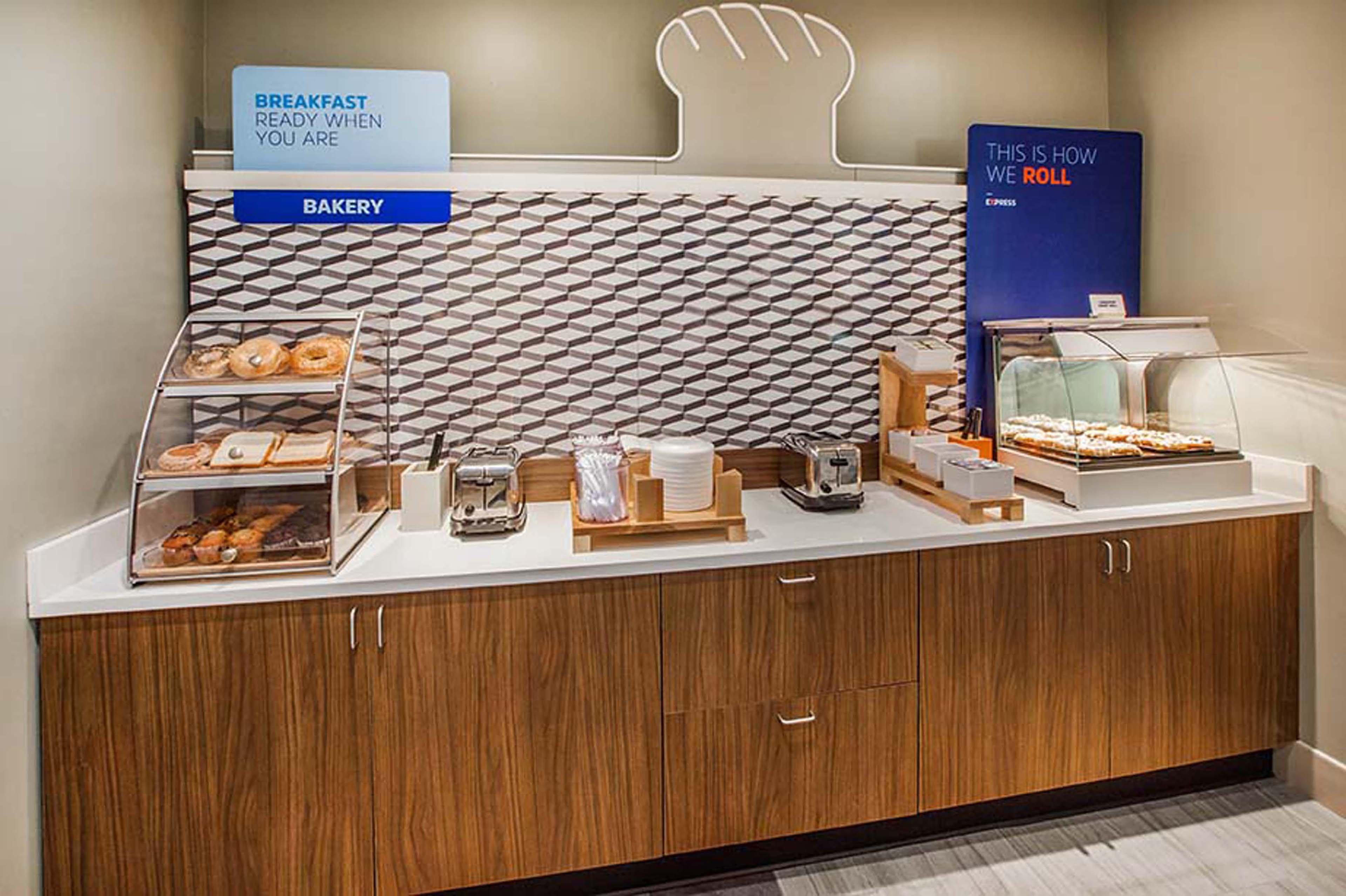 Holiday Inn Express Manhattan Midtown West By Ihg New York Exterior photo