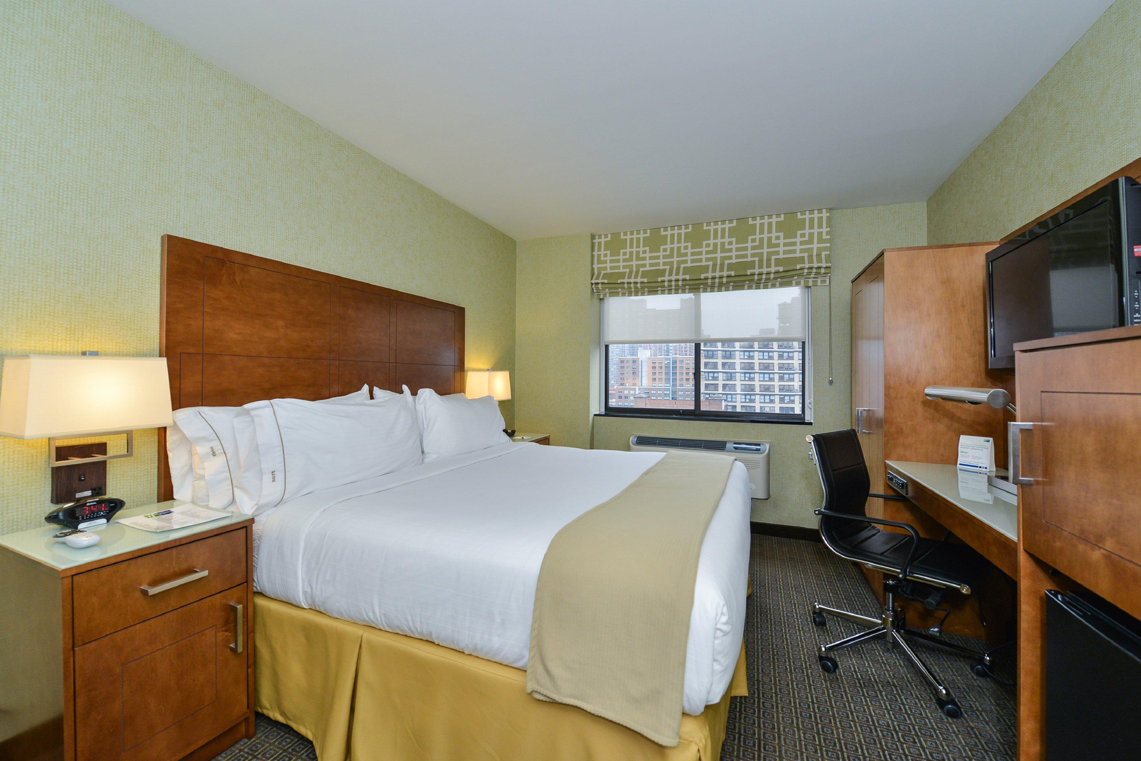 Holiday Inn Express Manhattan Midtown West By Ihg New York Exterior photo