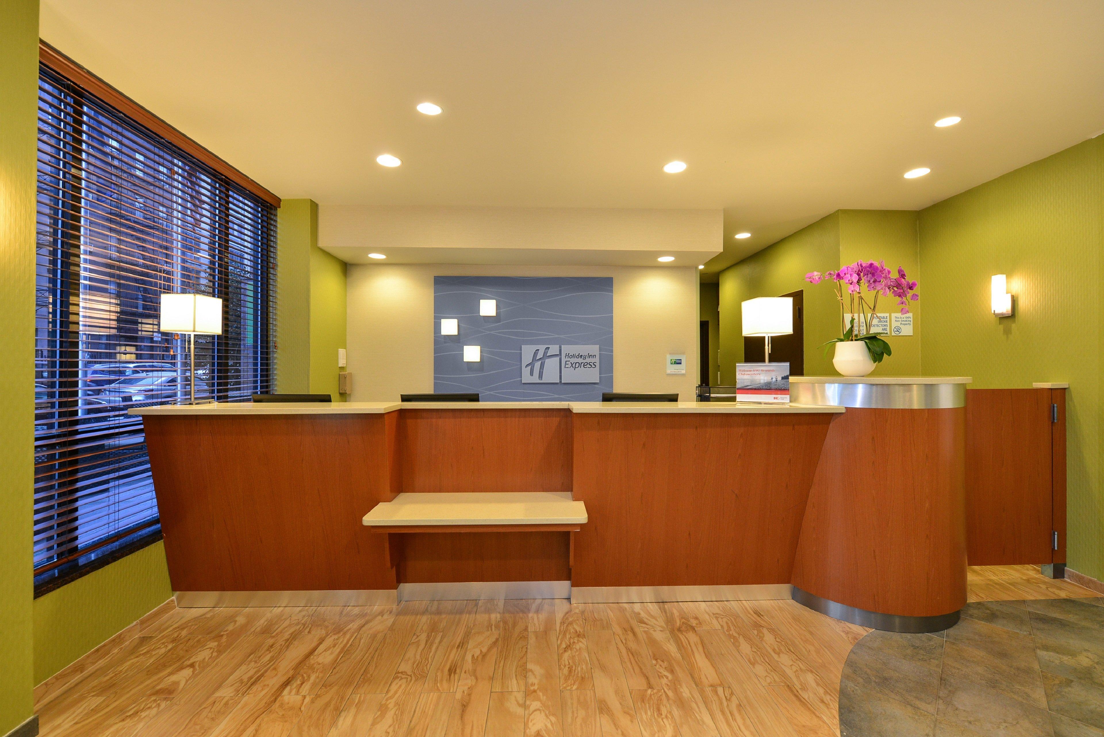 Holiday Inn Express Manhattan Midtown West By Ihg New York Exterior photo